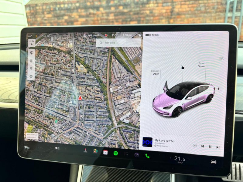 TESLA MODEL 3