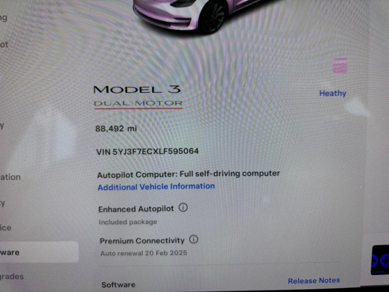 TESLA MODEL 3